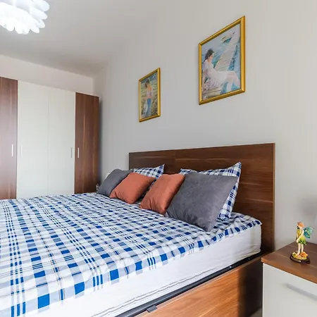 Spacious Brand New 3 Bdr 2bth Bugibba Apartment *