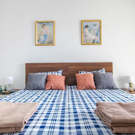 Spacious Brand New 3 Bdr 2bth Bugibba Apartment *