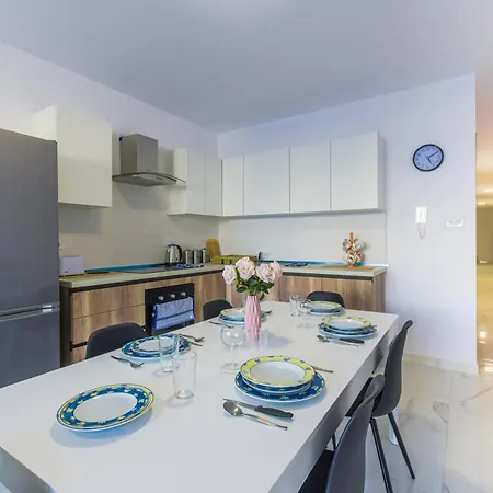 Spacious Brand New 3 Bdr 2bth Bugibba Apartment St. Paul's Bay