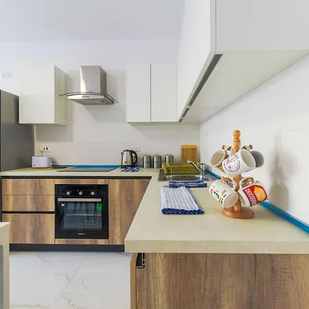 Spacious Brand New 3 Bdr 2bth Bugibba Apartment