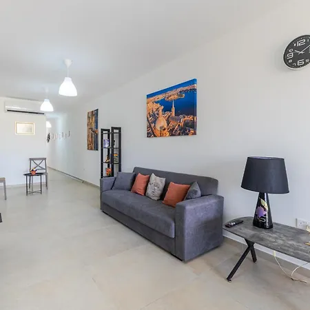Spacious Brand New 3 Bdr 2bth Bugibba Apartament *