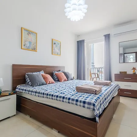 Spacious Brand New 3 Bdr 2bth Bugibba Appartement *