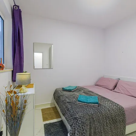 Spacious Brand New 3 Bdr 2bth Bugibba Apartament *