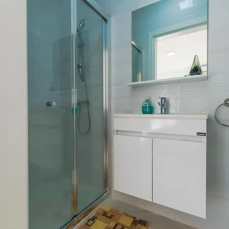 Spacious Brand New 3 Bdr 2bth Bugibba