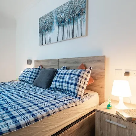 Spacious Brand New 3 Bdr 2bth Bugibba Apartment *