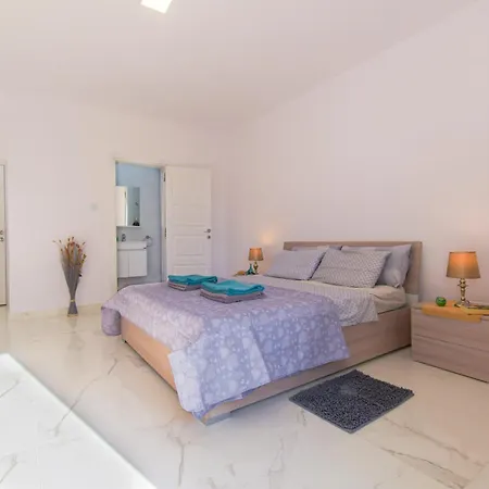 Spacious Brand New 3 Bdr 2bth Bugibba Daire St. Paul's Bay